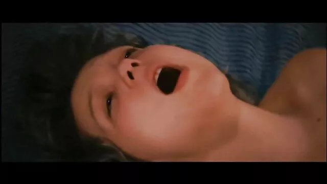 Chica es follada, chupa la polla de sexo español online 2 chicos - 3 algunos