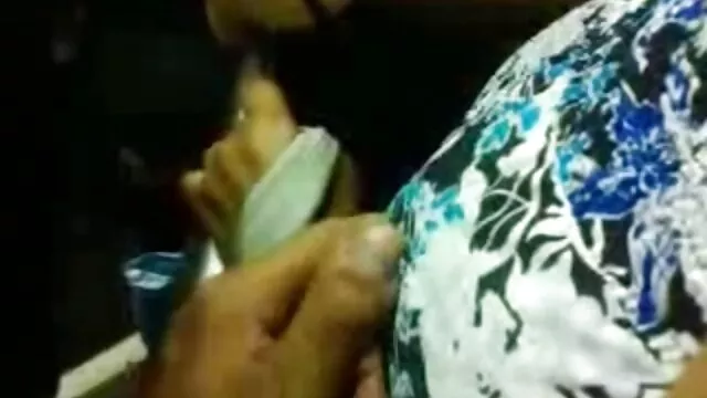 Milf aux gros seins se fait sexo latino español bouffer la chatte