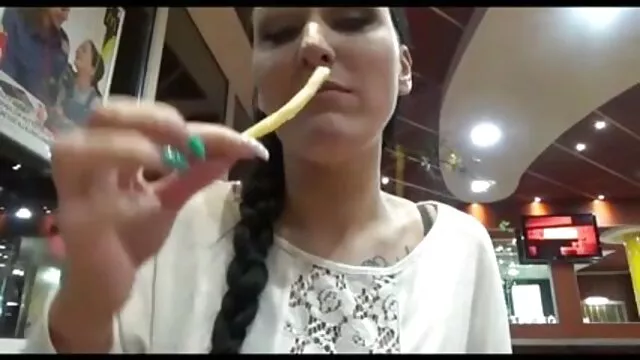 Joven pelirroja anime porno en español latino anal y facial.
