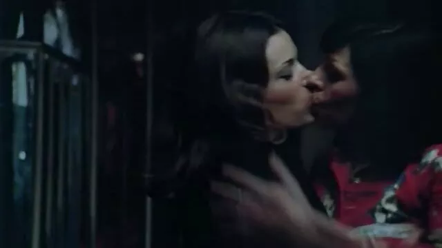 Sexo con chica caliente en el trabajo videos xxx con audio latino